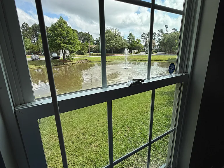 302 Governor Gwinnett Way — Photo 4