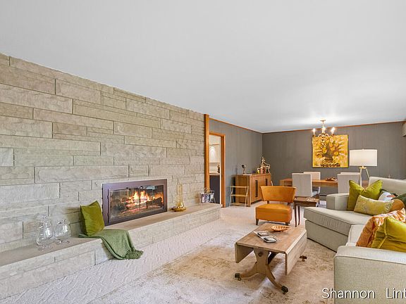 4th image of 346 Orchard View Dr