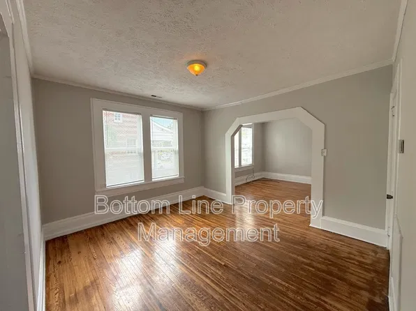 2100 E 7th St, Charlotte, NC