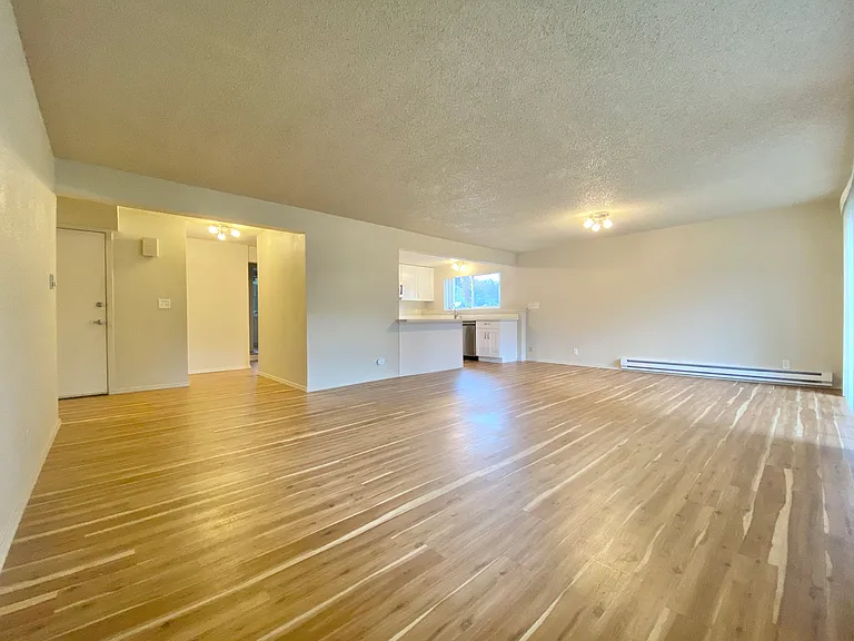 8345 Wabash Ave S — Photo 7