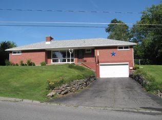 806 S Melcher St, Johnstown, NY 12095