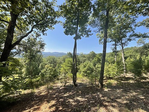 3rd image of 129 Winding View Dr