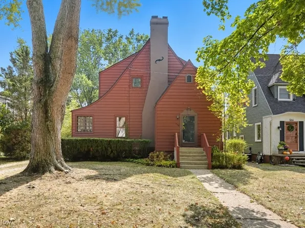 936 Chestnut Blvd, Cuyahoga Falls, OH 44221