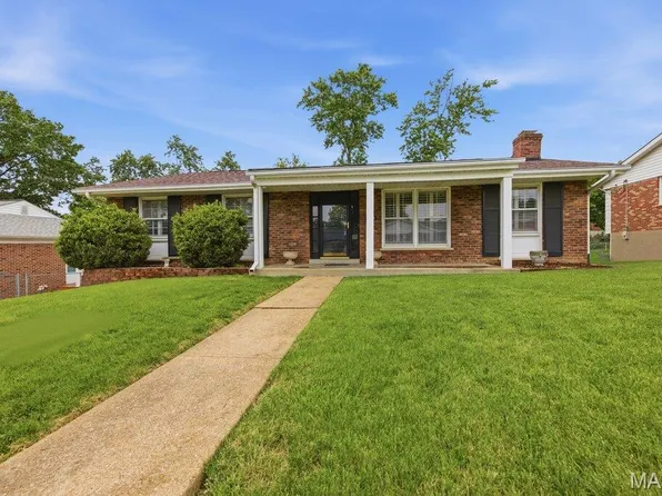 3846 Coachella Dr, Saint Louis, MO 63125