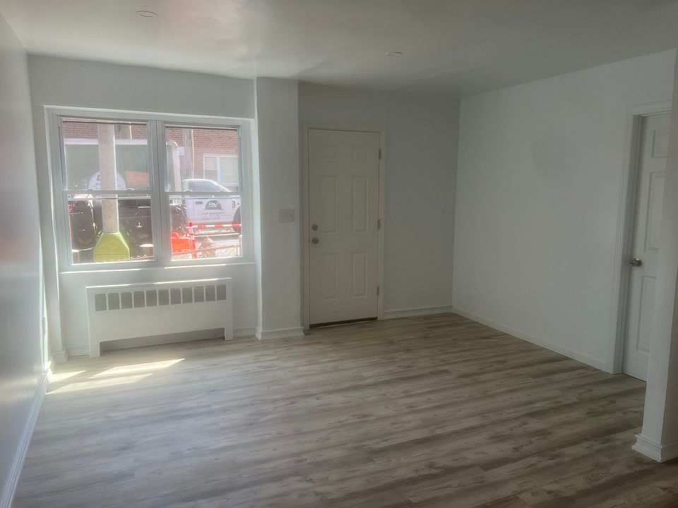 Entrance and Living room