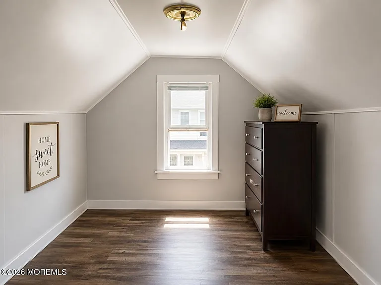 135 Whitehead Ave #UPSTAIRS — Photo 7