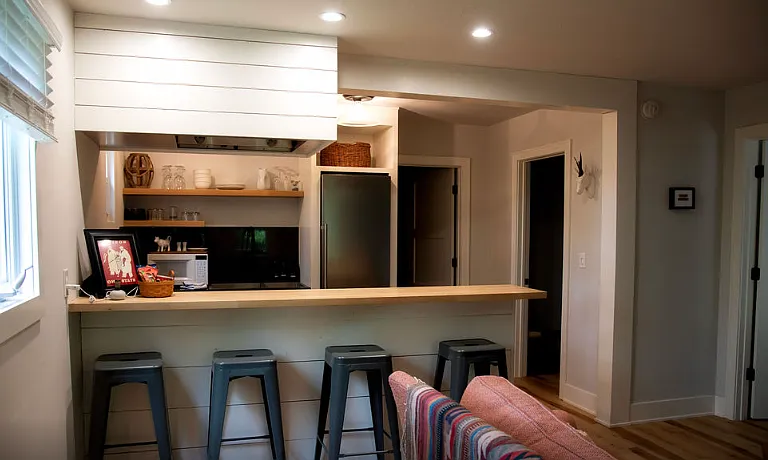 1537 Columbus Rd — Photo 3
