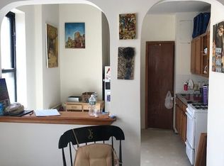 3123 32nd St APT 8, Astoria, NY 11106