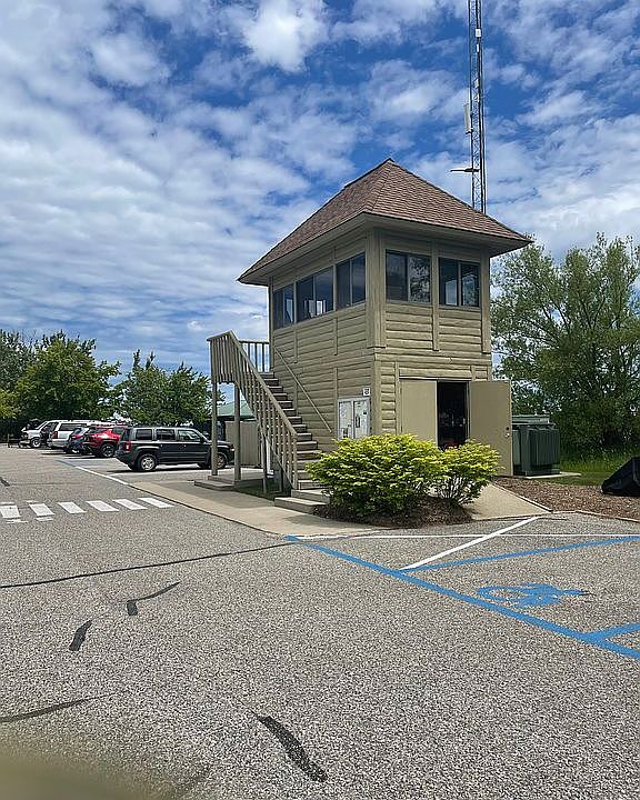 2nd image of 21 Boat Club Dr
