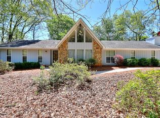 1267 Larkview Dr SW, Lilburn, GA 30047