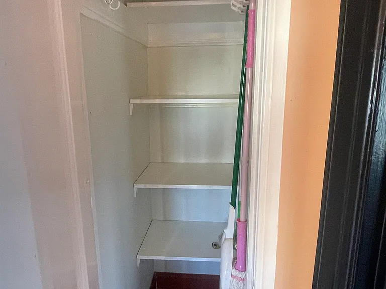 515 E 22nd St #3 — Photo 3