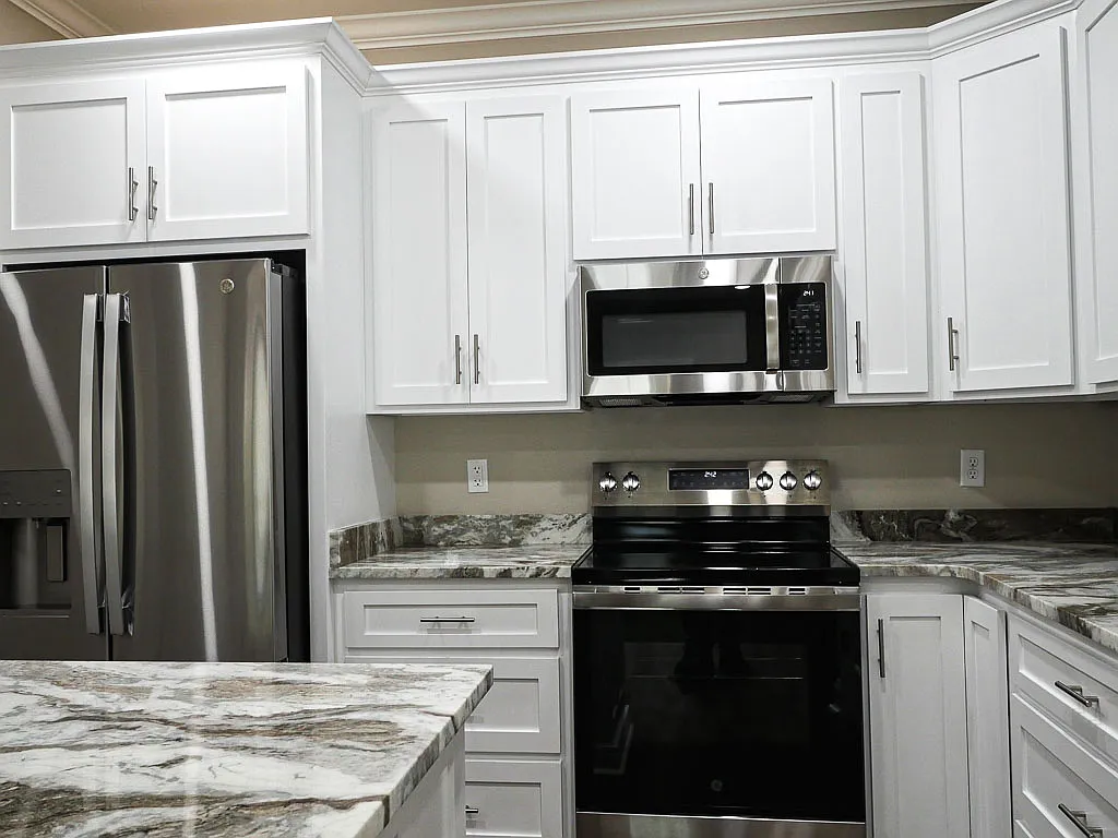 1360 Summer Cir SW — Photo 3