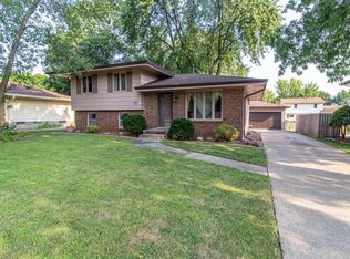 5301 Valdez Dr, Des Moines, IA 50310