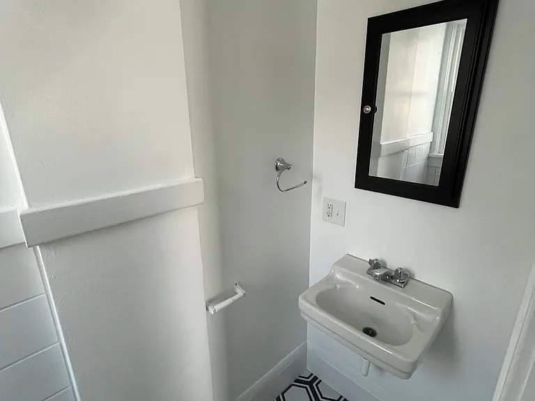 459 N Winton Rd — Photo 10