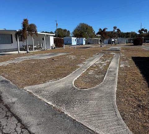 3rd image of 2023 St Lucie Blvd