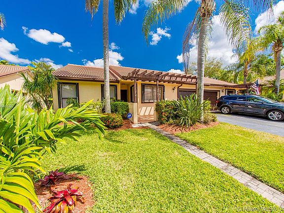 3rd image of 7248 Solandra Ln #7248