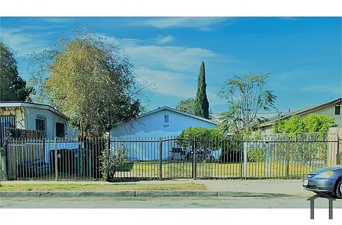 7411 Parmelee Ave Photo 1