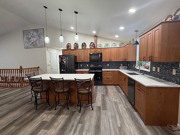 4th image of 208 S Delaware Ct
