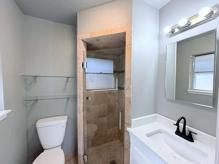 7715 Catalina Ln — Photo 9