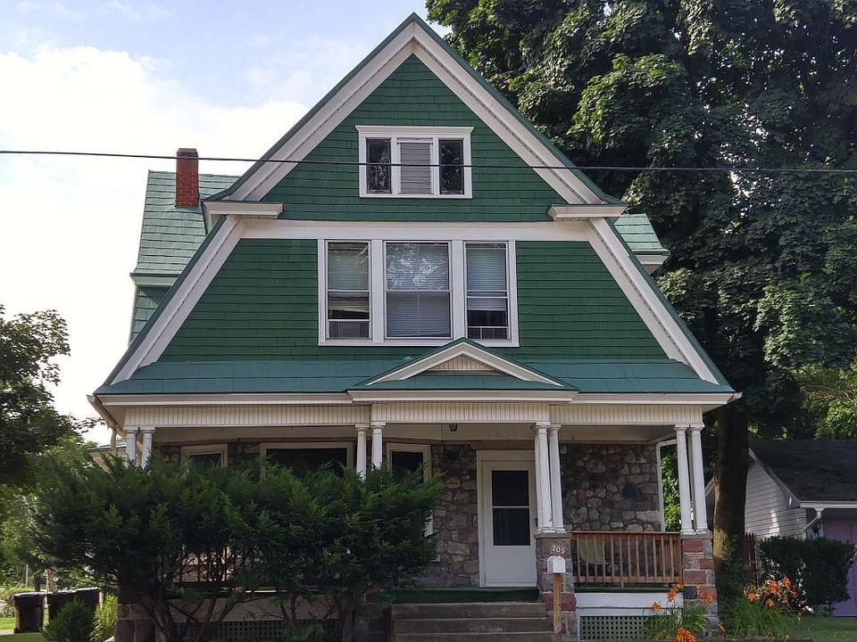 2nd image of 205 Woodward Ave