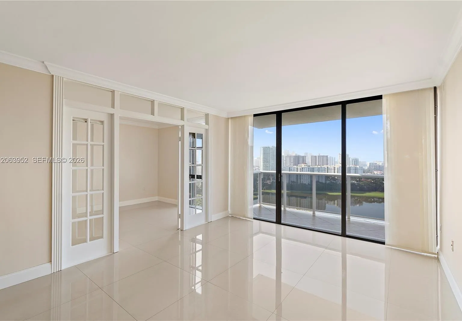 Aventura Eldorado Condo — Photo 4
