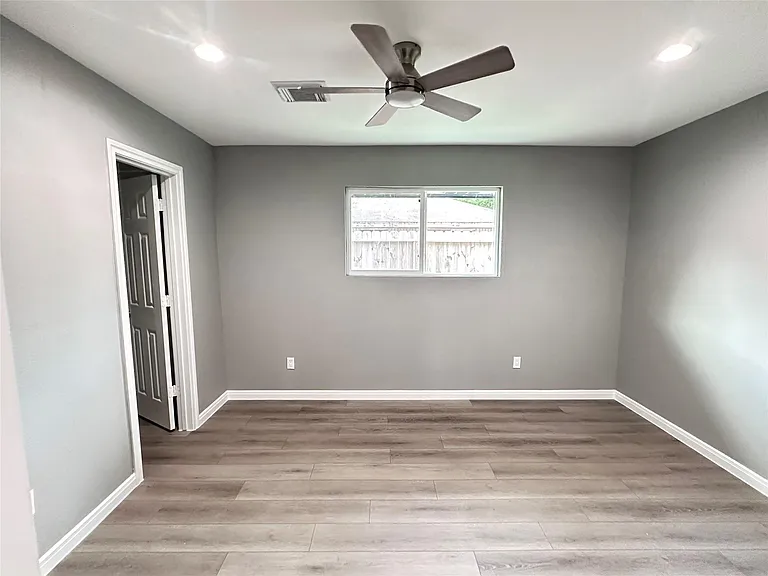 4519 Oak Shadows Dr — Photo 8