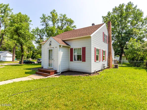 114 4th Ave SE, Mayville, ND 58257