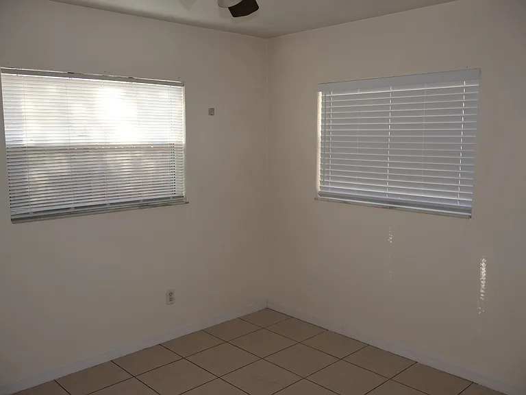 2411 W Lemon St #B — Photo 11