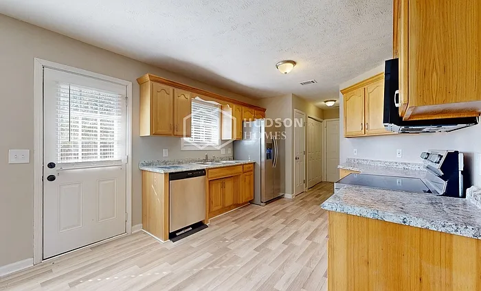 8014 Valencia Dr — Photo 10
