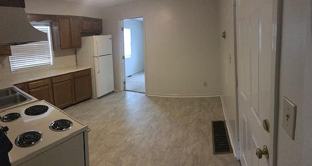 Eat-in kitchen