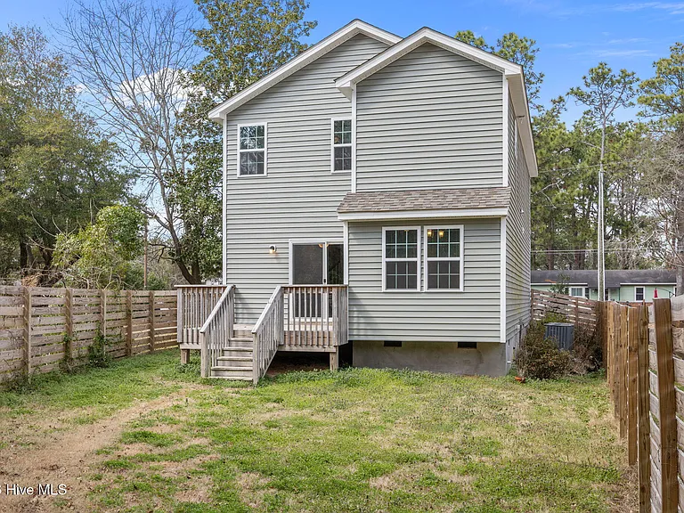 645 S Gaines St — Photo 40