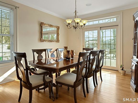 4th image of 9 Knollwood Road