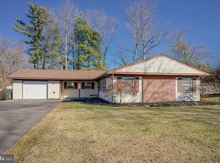 36 Eden Rock Ln, Willingboro, NJ 08046