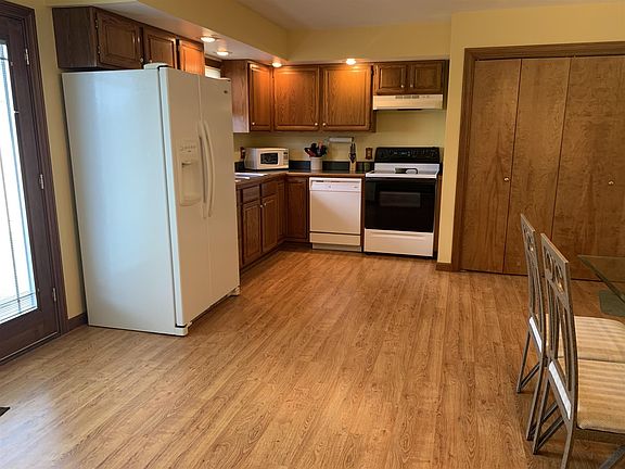 4th image of 2835 Fox Hollow Ct