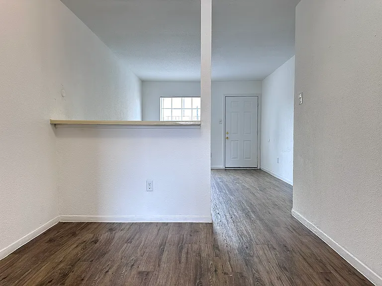 Timber Crossing Apartments — Photo 19