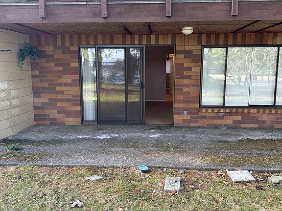 3rd image of 51 NW Columbia Dr APT 101