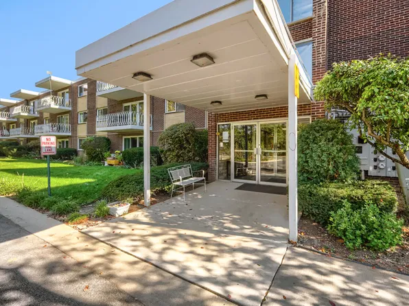 200 Deborah Ln APT 6B, Wheeling, IL 60090