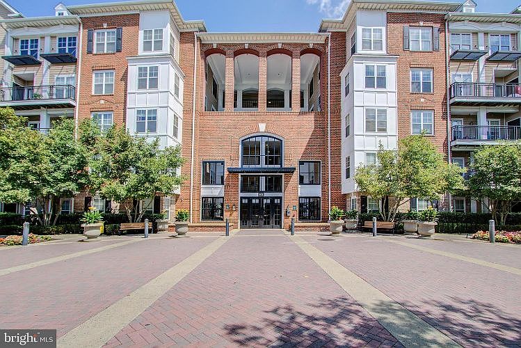 1st image of 501 Hungerford Dr APT 151