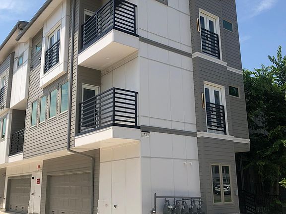 5th image of 2729 Weisenberger St #101