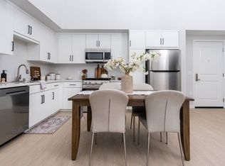 Downtown Ontario Luxury Apartments, Ontario, CA 91762