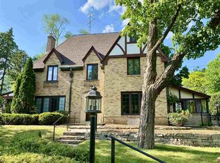 911 W Conant St, Portage, WI 53901