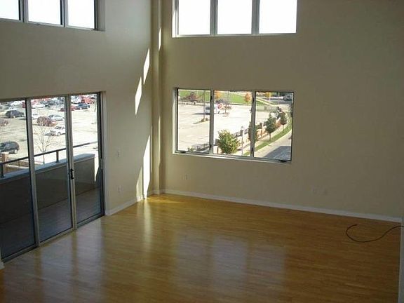 17' ceilings