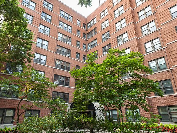 3rd image of 4900 N Marine Dr APT 204