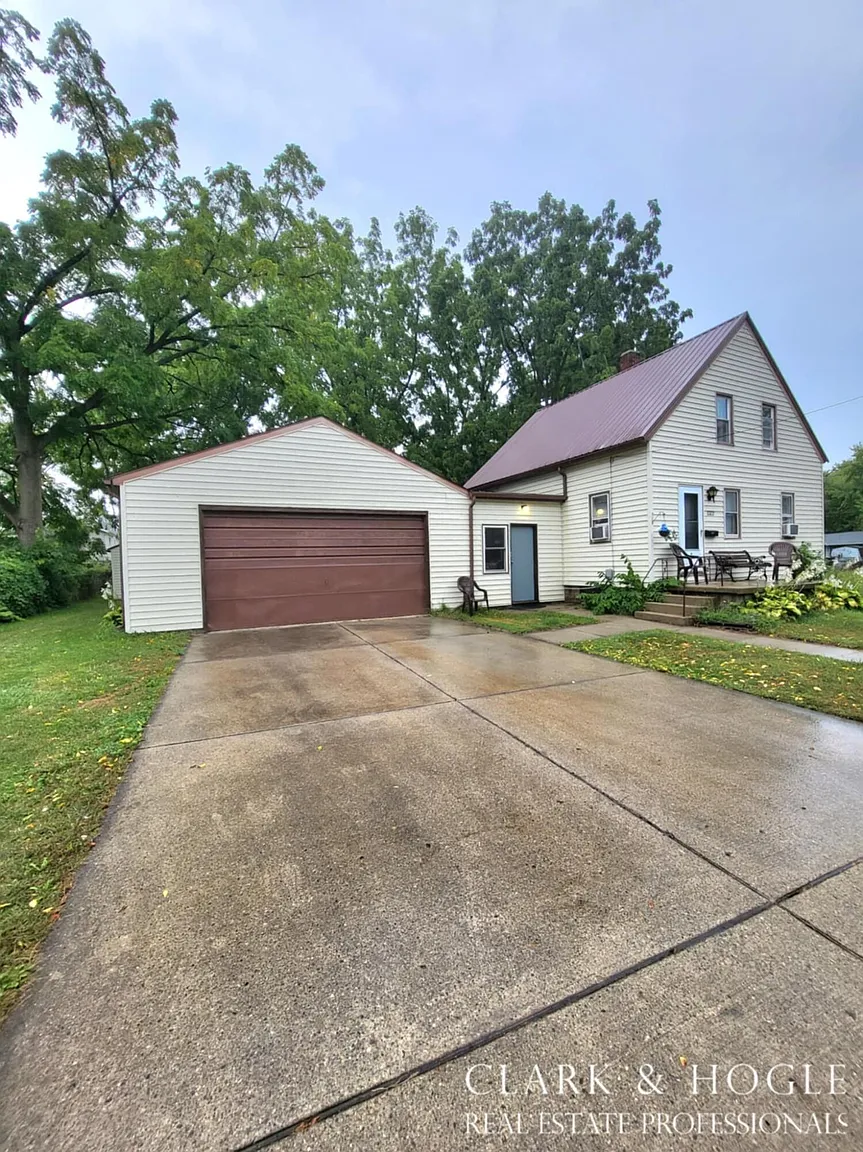 3322 Palmer St photo 1