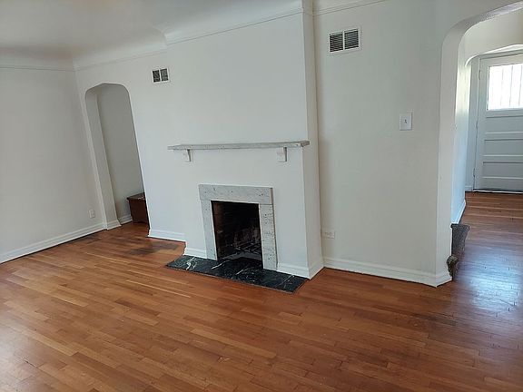 6425 Living Room FP