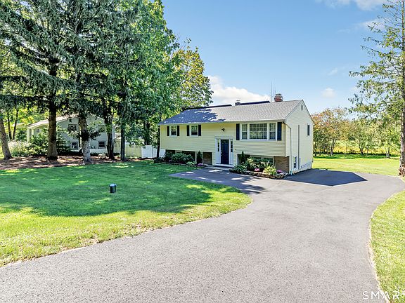 4th image of 85 Tuttle Road