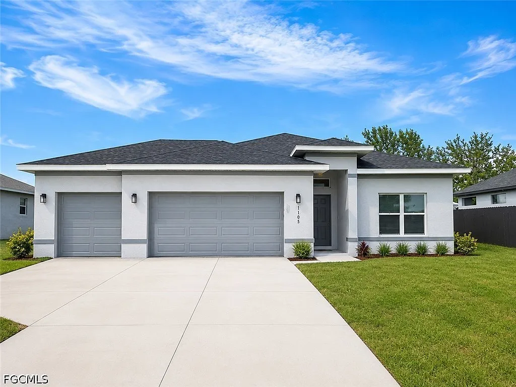 4 bed, 2.0 bath, 1695 sqft, $2,295 — Photo 2