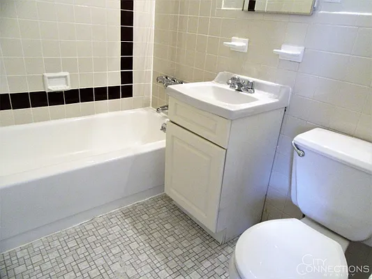 Rented by City Connections Realty | media 9