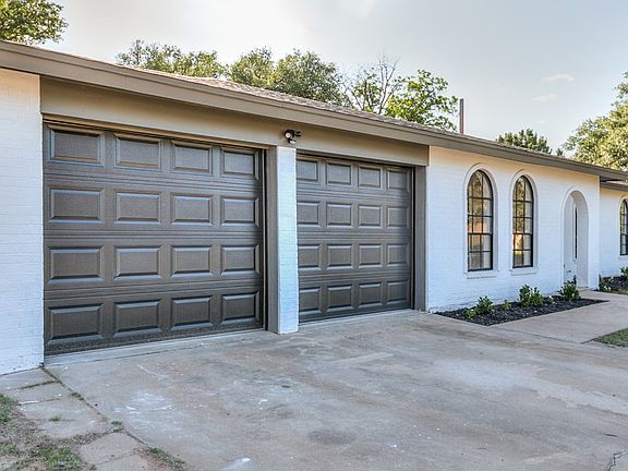 4th image of 1621 Catalina Dr