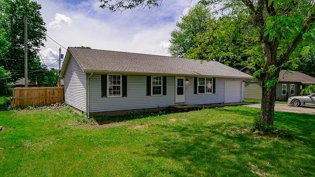 36 Stacy Dr photo 1